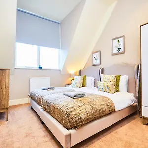 stunning-harrogate-gems-the-best-location.yorkshirehotels.net/